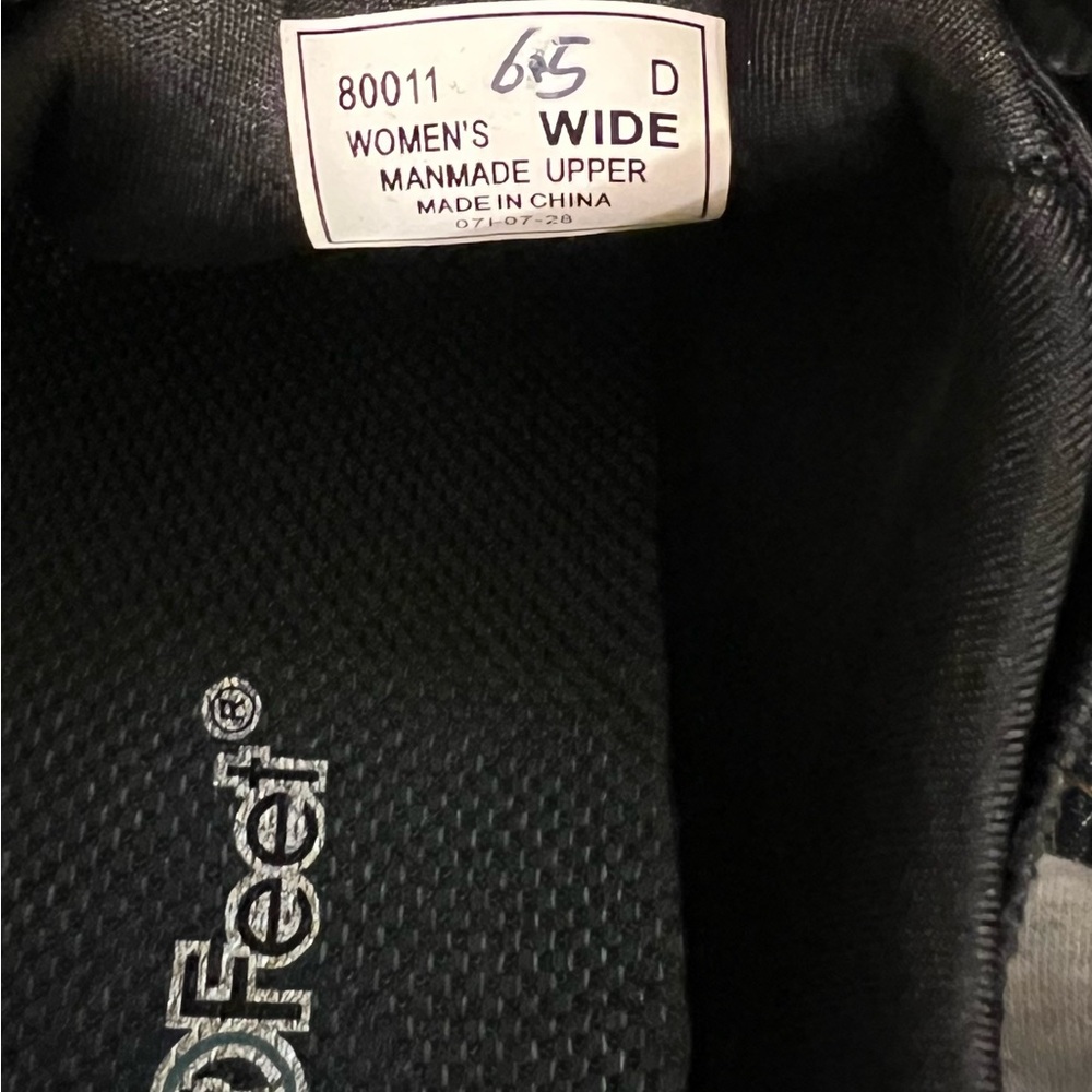 Women's Lightweight Black Knit Athletic Sneakers - Trainer. Size 6.5 Wide - Picture 6 of 7